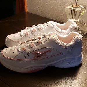 Girls Reebok sz 2 - never worn
